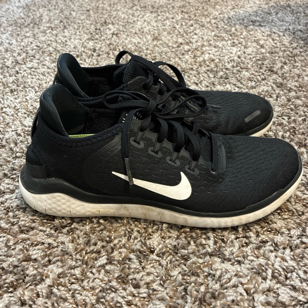 Nike Women’s Black Lace Up Free RN Running Shoes Black- Size 7.5